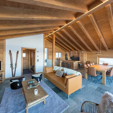 Oak Tree - On The Slope - Luxury!