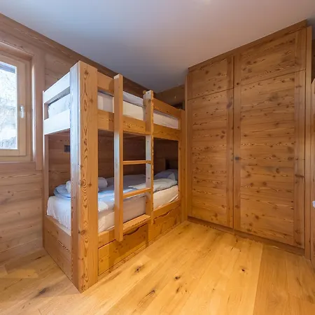 Oak Tree - On The Slope - Luxury!