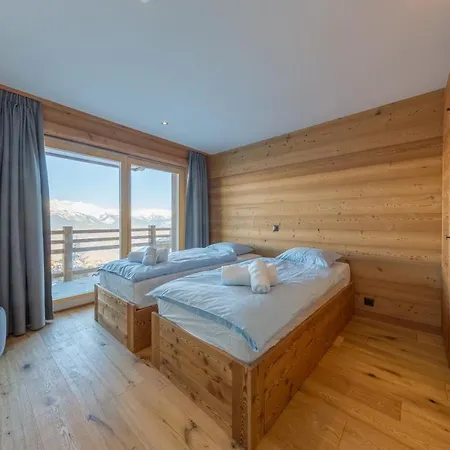 Oak Tree - On The Slope - Luxury!
