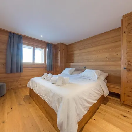 Oak Tree - On The Slope - Luxury!