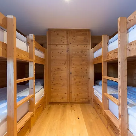 Oak Tree - On The Slope - Luxury!